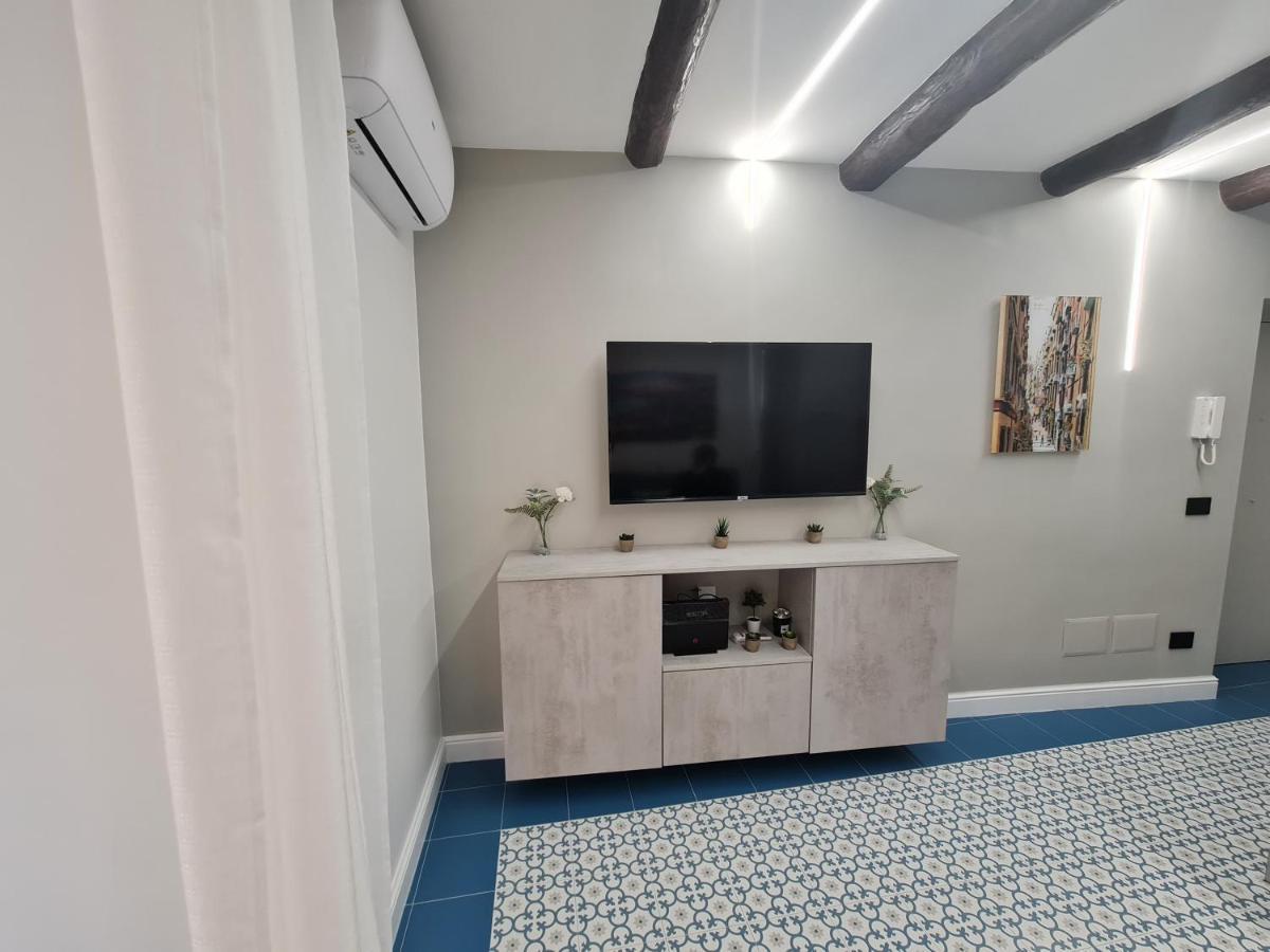 Chiaja Lux House Apartment Наполи Екстериор снимка