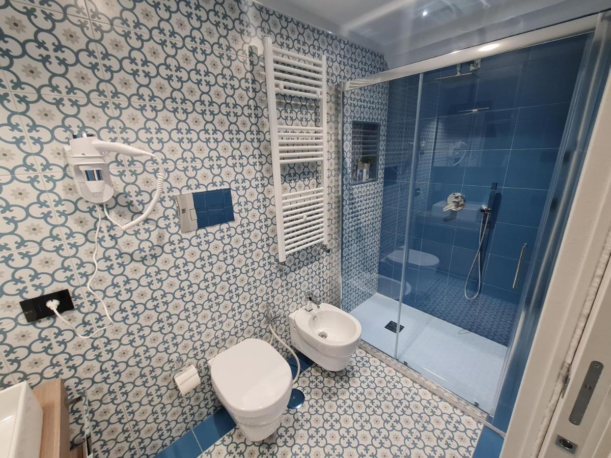 Chiaja Lux House Apartment Наполи Екстериор снимка